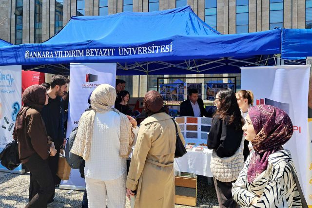 hekim-yapi-yildirim-beyazit-universitesi-kariyer-gunlerinde-sektor-deneyimini-paylasti-4
