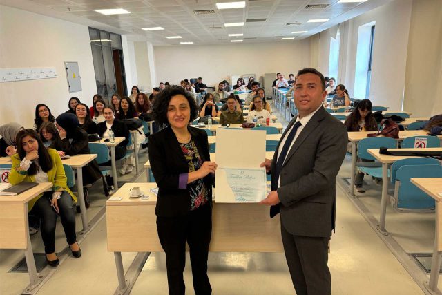 hekim-yapi-yildirim-beyazit-universitesi-kariyer-gunlerinde-sektor-deneyimini-paylasti-6